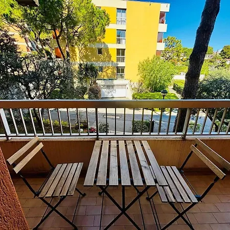 In A Private With Pool Apartment Nice