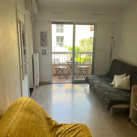 In A Private With Pool * 尼斯