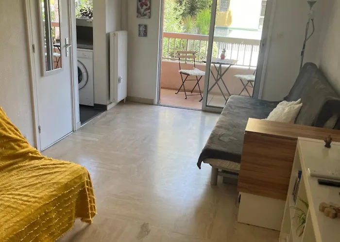 דירה In A Private With Pool